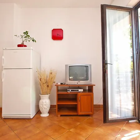 Fuer 3 Personen Ca 39 Qm In Fazana, Istrien Istrische Riviera Apartment Valbandon