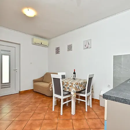 アパート Fuer 3 Personen Ca 39 Qm In Fazana, Istrien Istrische Riviera Valbandon